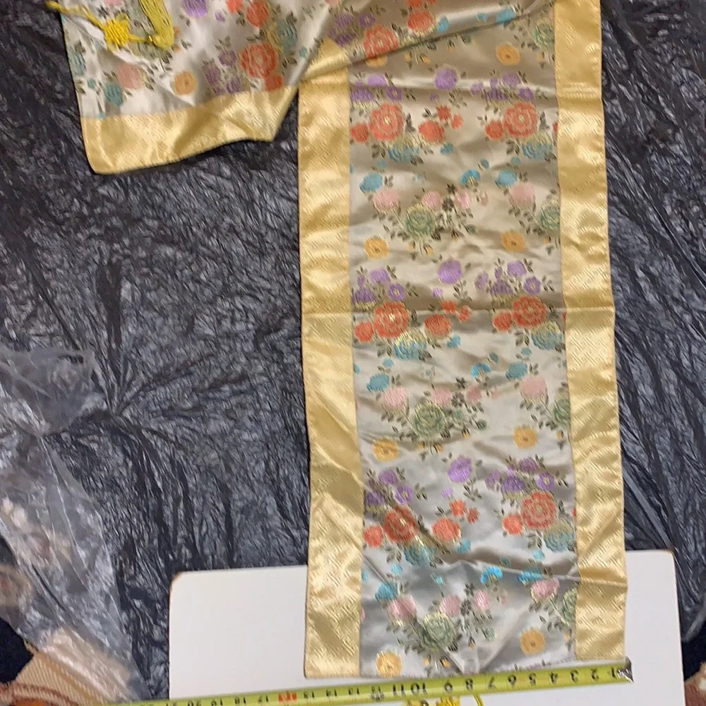 ELEGANT TABLE RUNNER ORIENTAL FLORAL FULLY LINED 74” LONG 15” WIDE